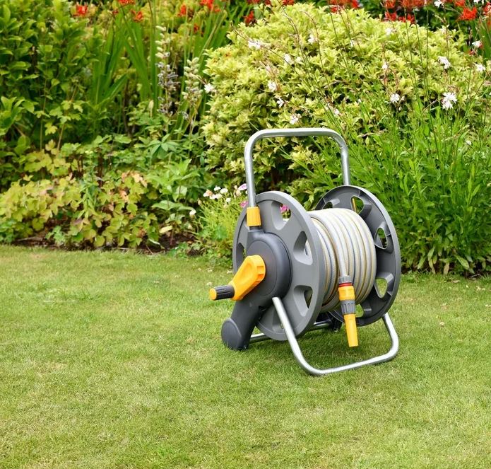 Hozelock Reel & 25m Hose, Fittings